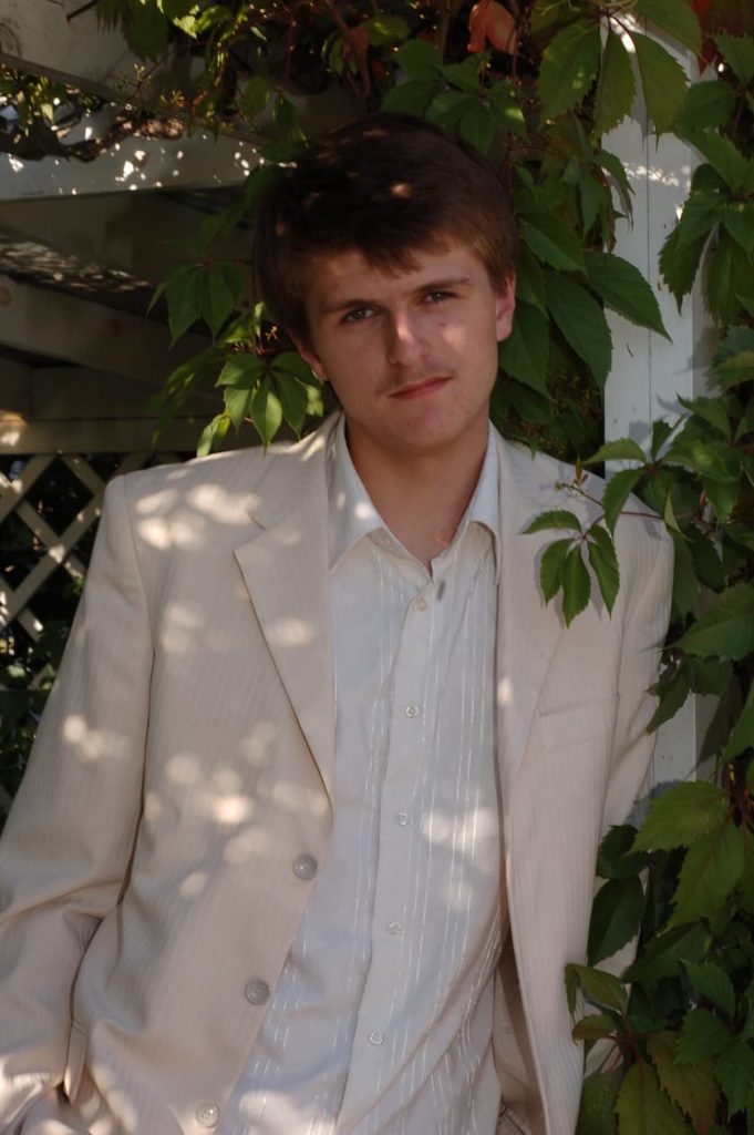 Дмитрий Остапенко — первая работа